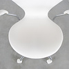 Fritz Hansen Arne Jacobsen 3217 desk butterfly chair white skai Fritz Hansen