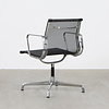 Eames EA107 stoel zwart netweave chroom frame ICF
