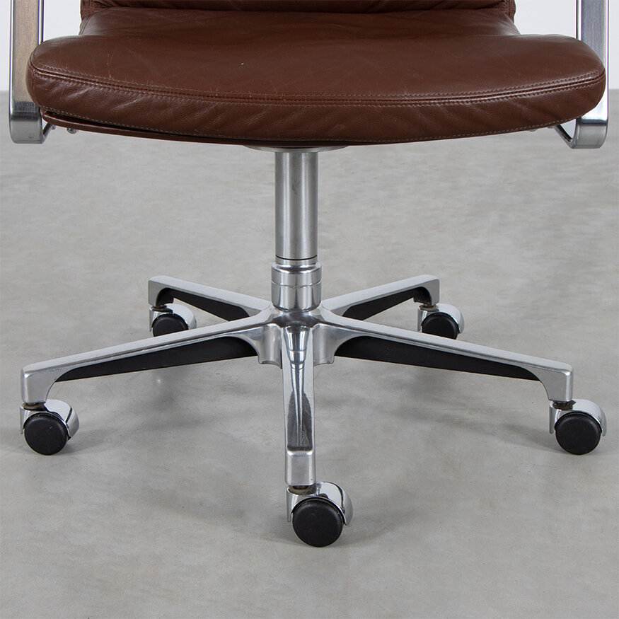 Preben Fabricius and Jorgen Kastholm chair leather Kill International Kill International Preben Fabricius and Jorgen Kastholm chair leather Kill International