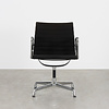 Eames EA108 stoel zwart (verkleurd) hopsak Vitra Vitra Eames EA108 stoel zwart (verkleurd) hopsak Vitra