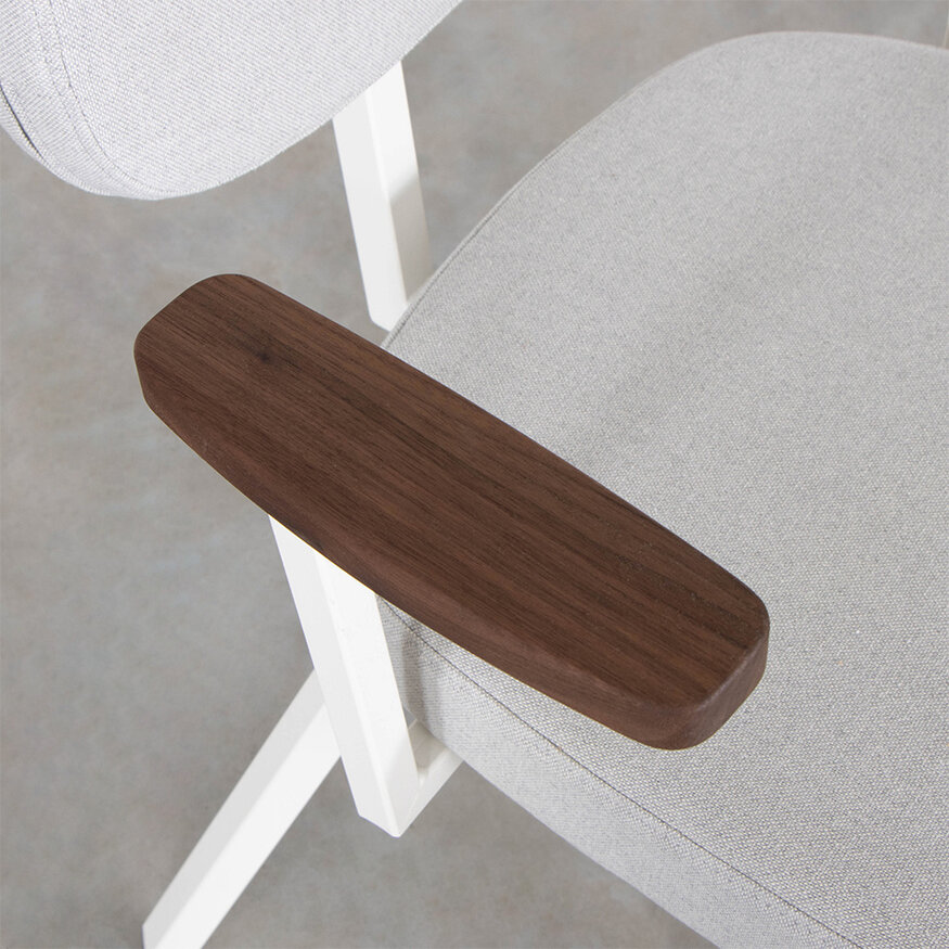 MK design stoel Met Walnoot Armleggers Dykmeyer MK design stoel Met Walnoot Armleggers