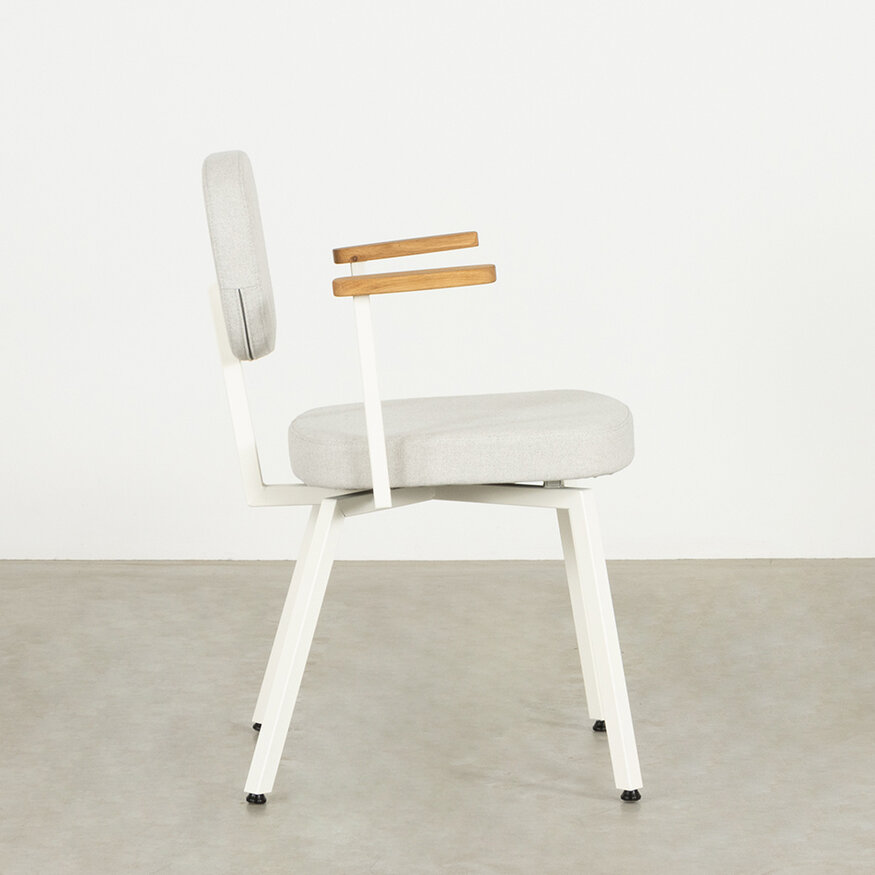 Dykmeyer MK design chair With Oak Armrests