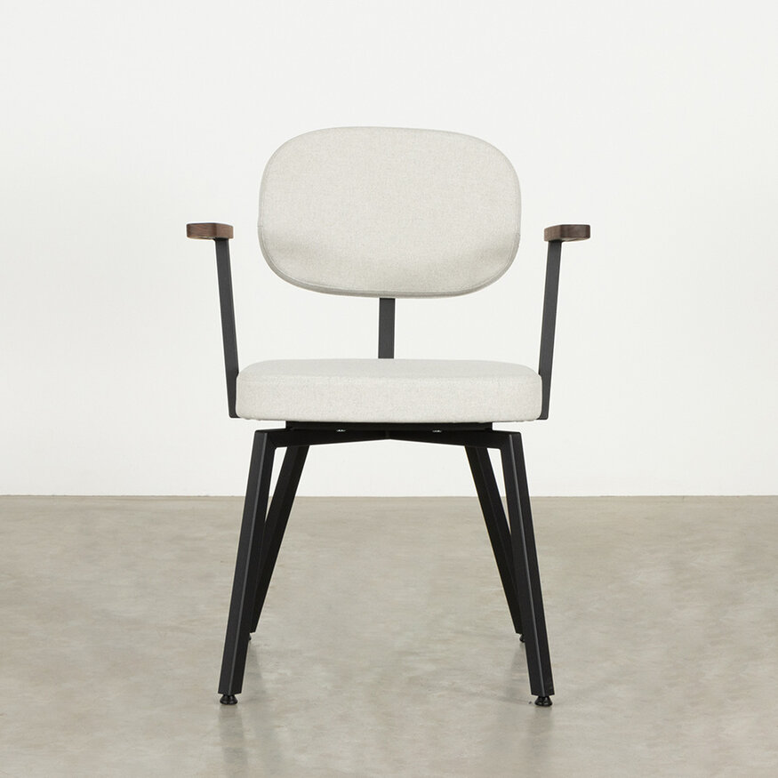 MK design stoel Met Walnoot Armleggers Dykmeyer MK design stoel Met Walnoot Armleggers
