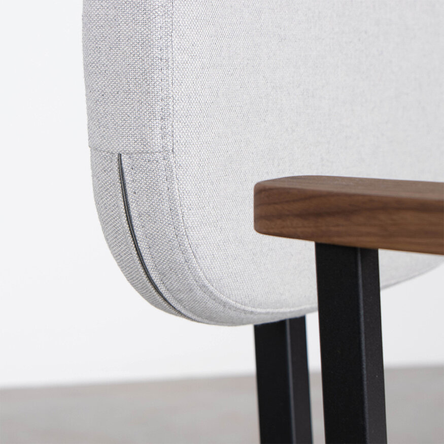 MK design stoel Met Walnoot Armleggers Dykmeyer MK design stoel Met Walnoot Armleggers