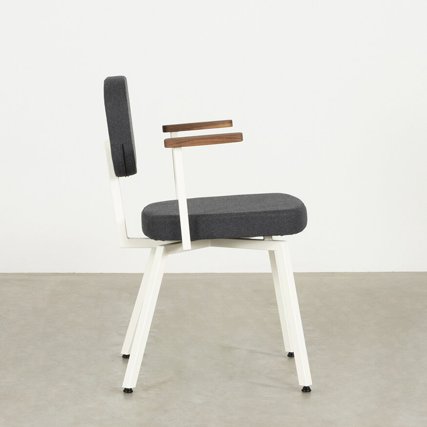 Dykmeyer MK chair With Walnut Armrests