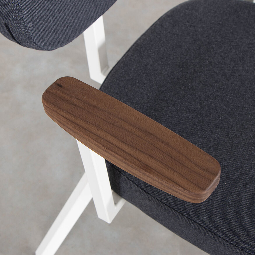 Dykmeyer MK chair With Walnut Armrests