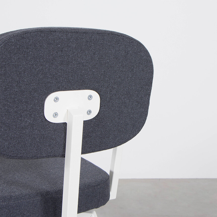 MK design chair With Walnut Armrests Dykmeyer MK design chair With Walnut Armrests