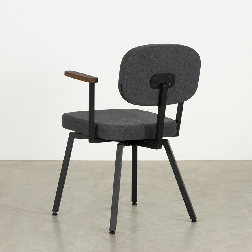 Dykmeyer MK chair With Walnut Armrests