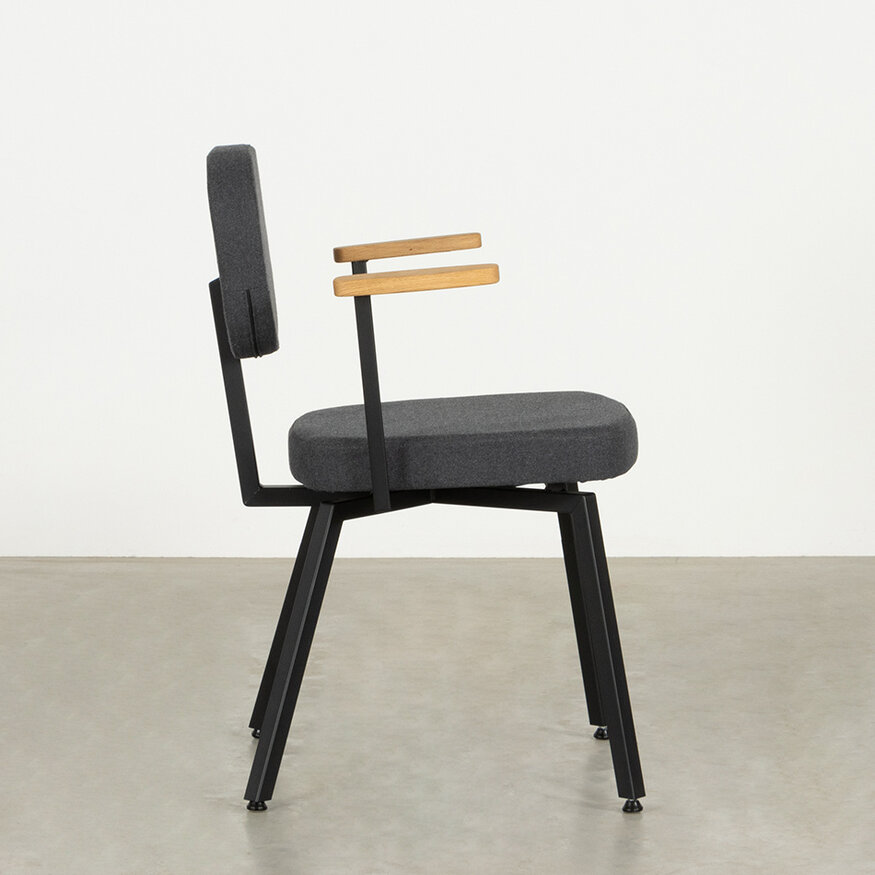 Dykmeyer MK design chair With Oak Armrests