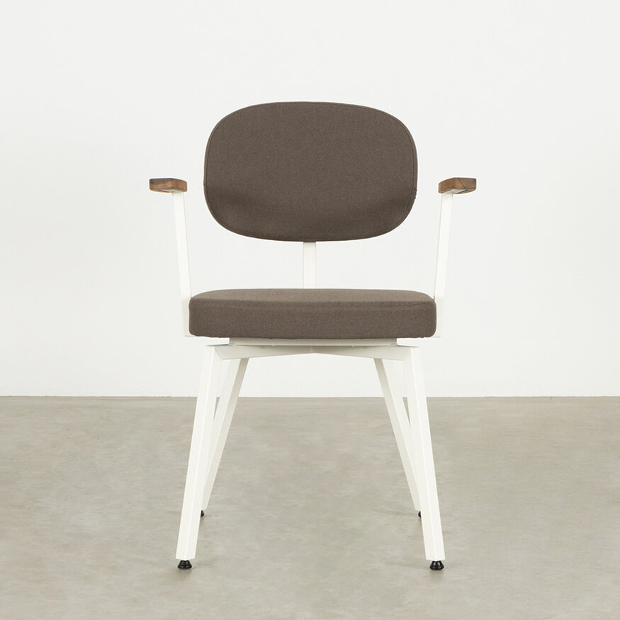 Dykmeyer MK chair With Walnut Armrests