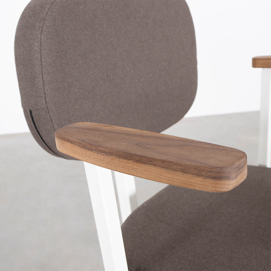 Dykmeyer MK chair With Walnut Armrests