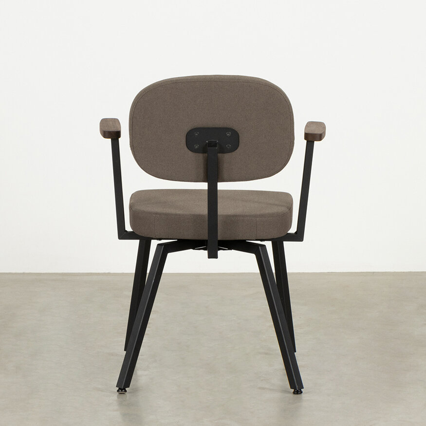 Dykmeyer MK chair With Walnut Armrests