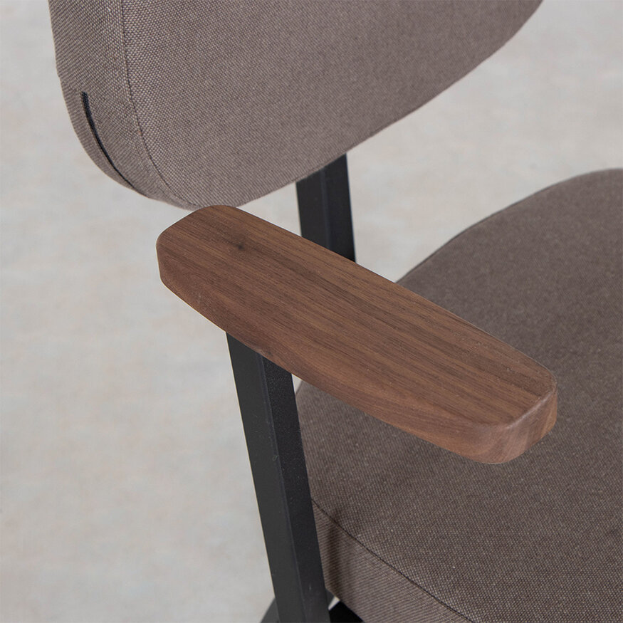 Dykmeyer MK design chair With Walnut Armrests