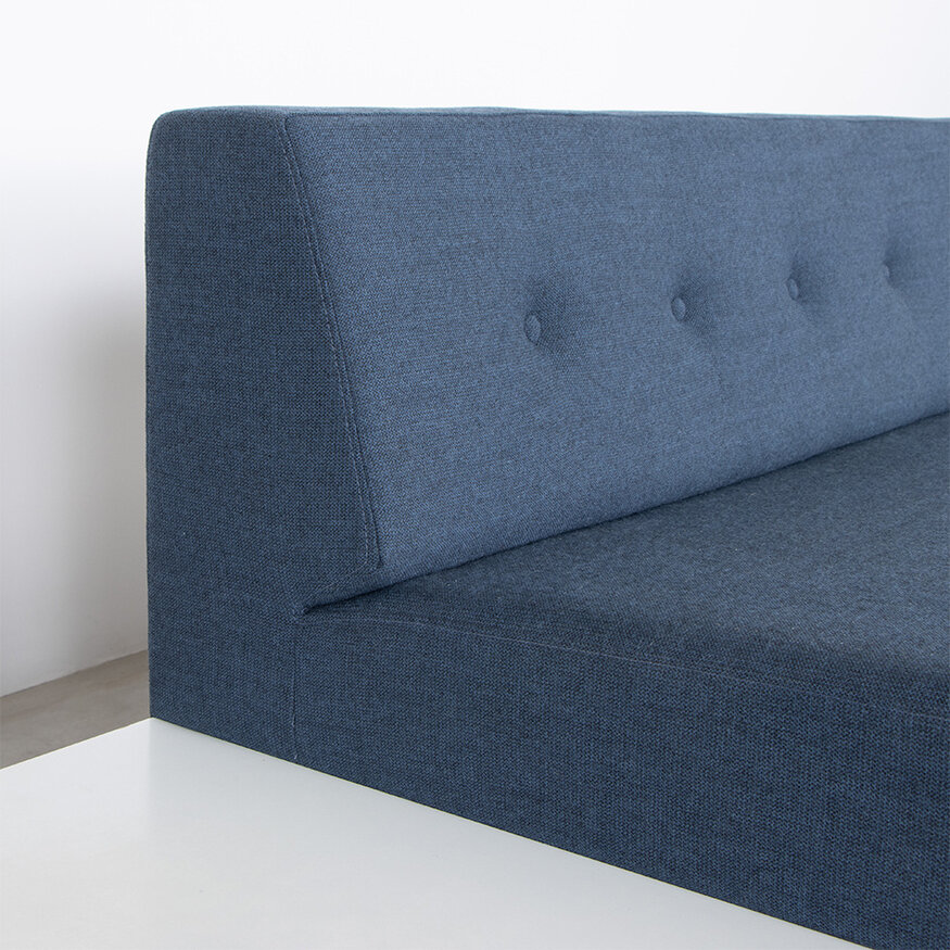 Artifort Kho Liang Ie sofa 070 with table blue fabric Artifort