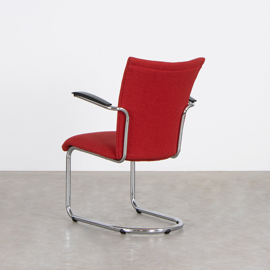 De Wit damesfauteuil 7018 nieuw bekleed rood De Wit De Wit damesfauteuil 7018 nieuw bekleed rood