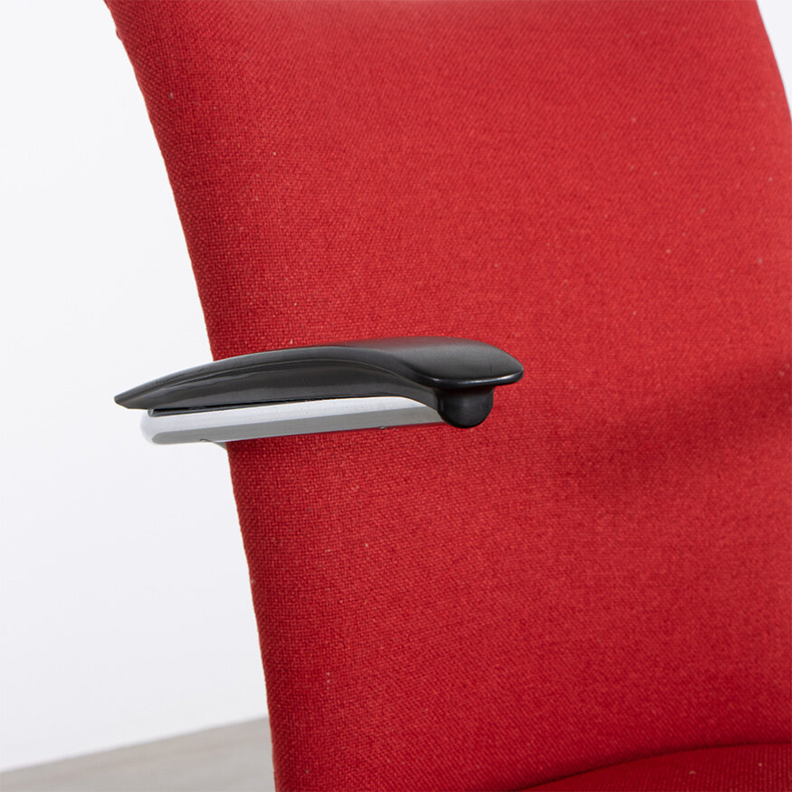 De Wit damesfauteuil 7018 nieuw bekleed rood De Wit De Wit damesfauteuil 7018 nieuw bekleed rood