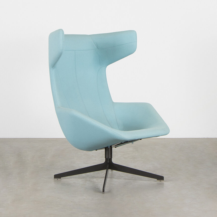 Moroso Moroso draaifauteuil Take a line for a walk lichtblauw vilt