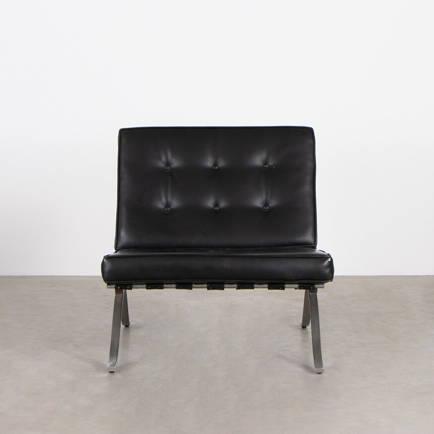 Retro lounge fauteuil skai leer met mooi frame jaren 60