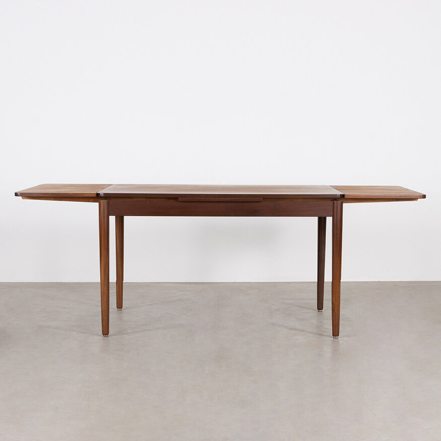 Beautiful 60s table with extensions