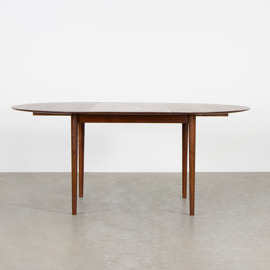 Peter Hvidt & Orla Molgaard Nielsen tafel model 311 Soborg Mobelfabrik