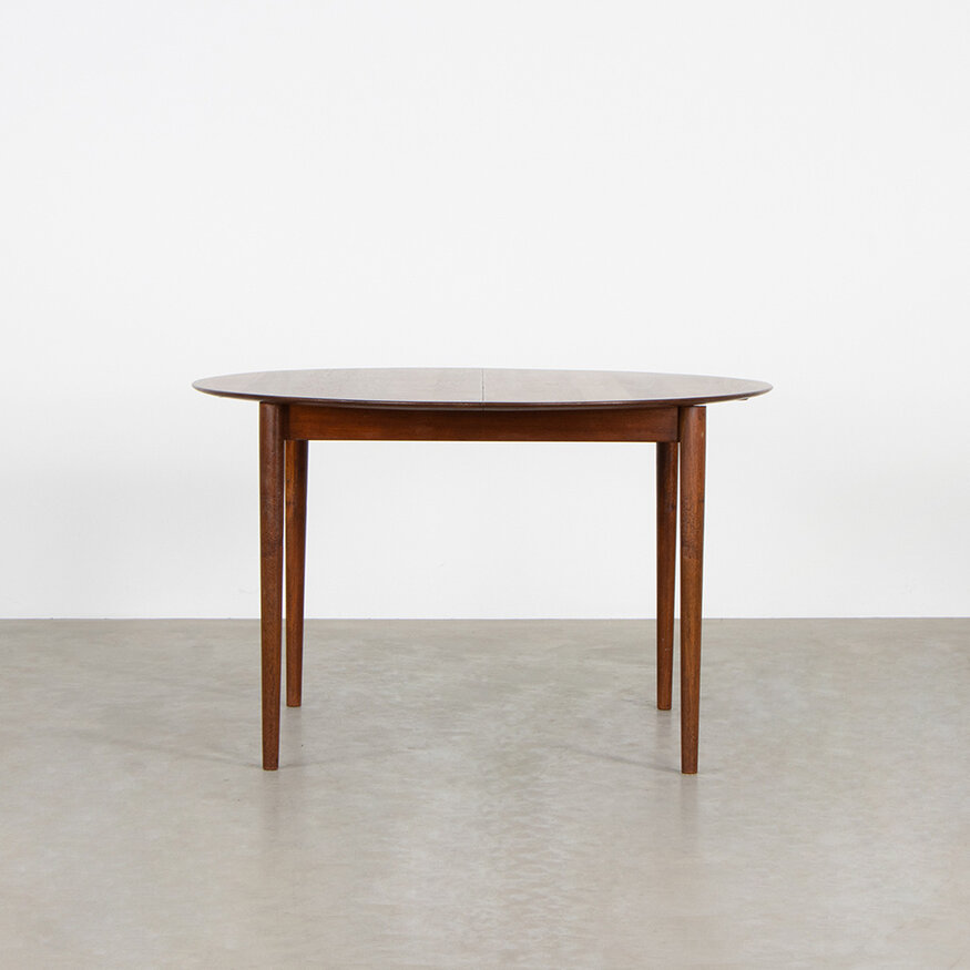 Peter Hvidt & Orla Molgaard Nielsen table model 311 Soborg Mobelfabrik