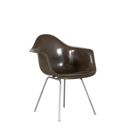 Herman Miller Eames armchair DAR with fiberglass seat brown Herman Miller