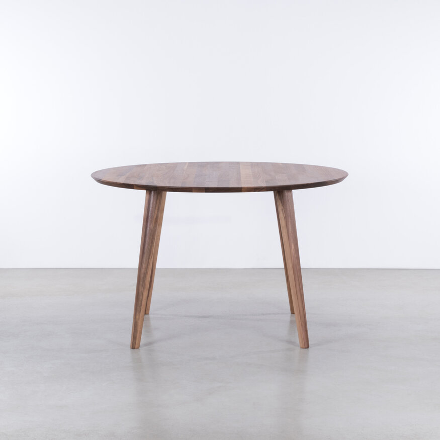 Sav & Økse Tomrer round table