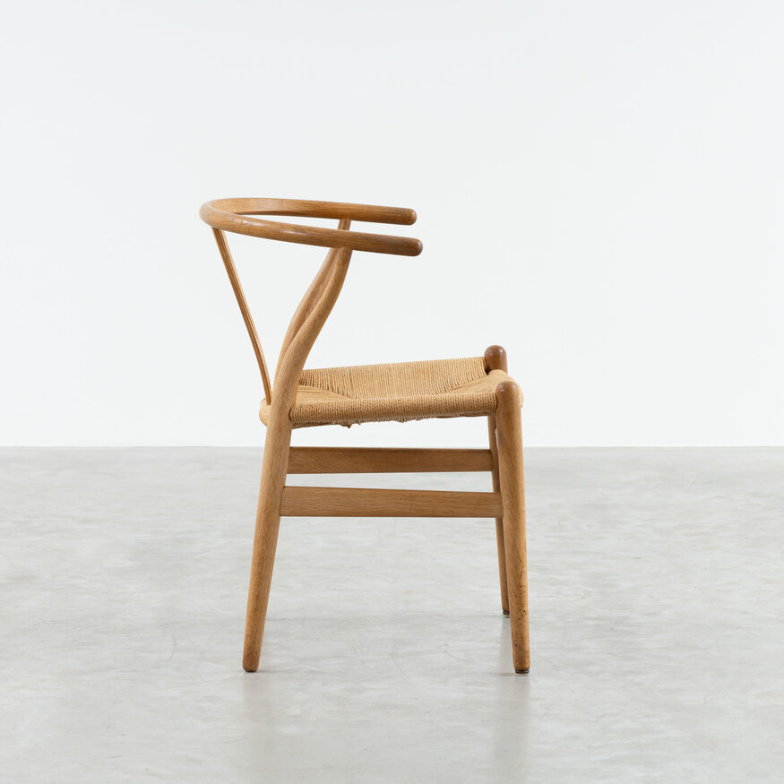 Carl Hansen & Søn Set of 4 Hans J. Wegner CH24 wishbone chairs Carl Hansen & Son