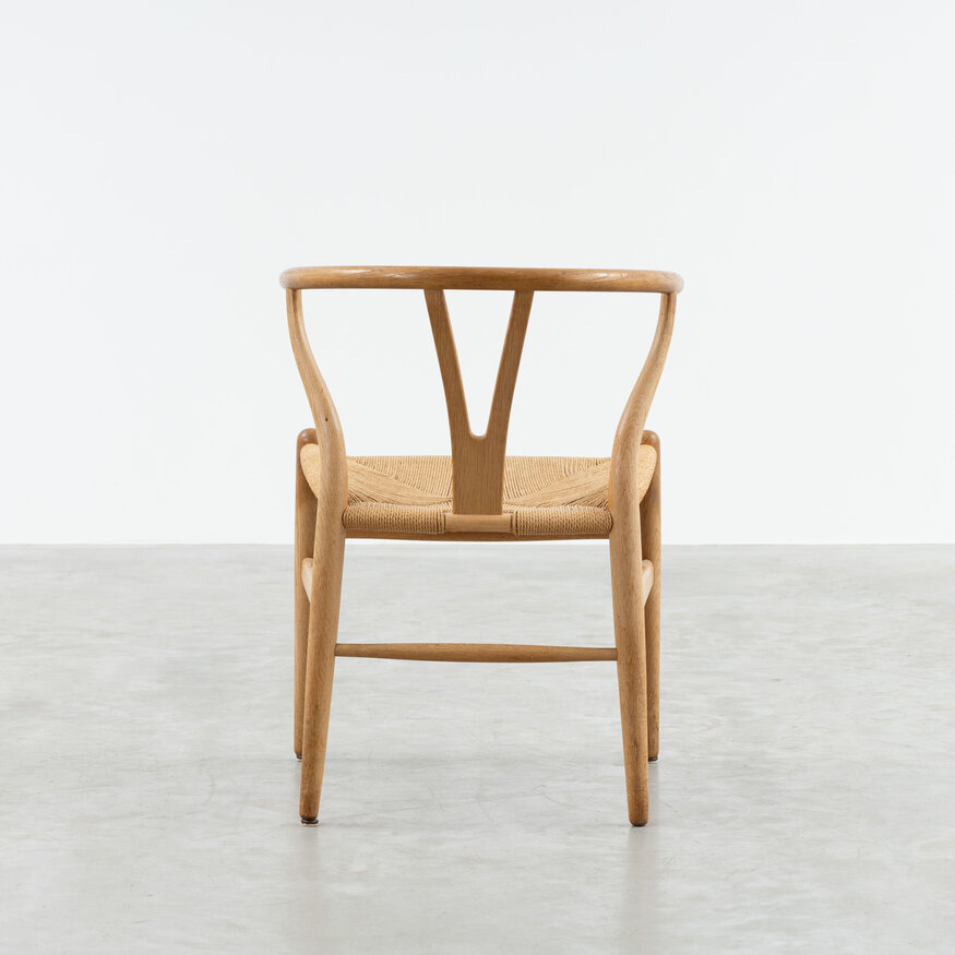 Carl Hansen & Søn Set of 4 Hans J. Wegner CH24 wishbone chairs Carl Hansen & Son