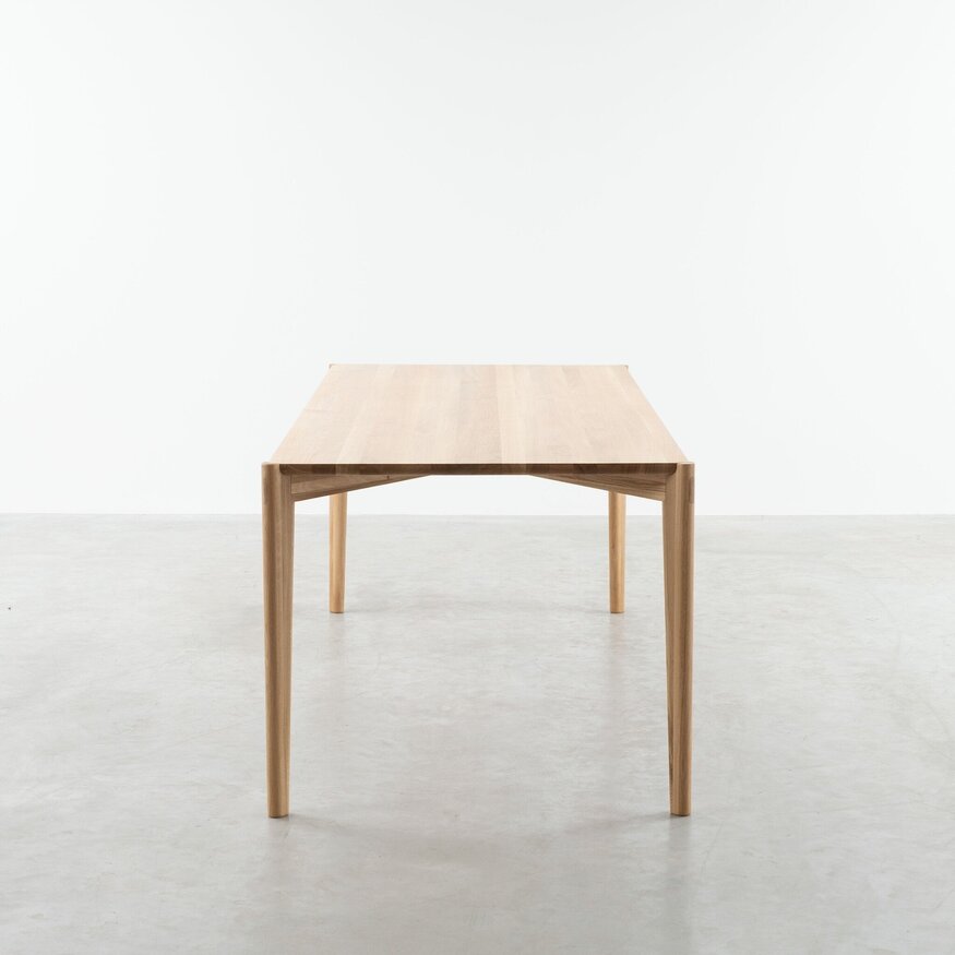 Sav & Økse Jorke Table