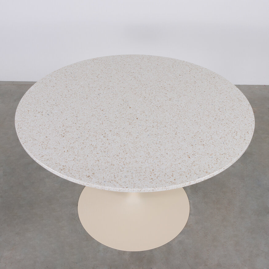 De Machinekamer Tinne Table with Round Composite Top