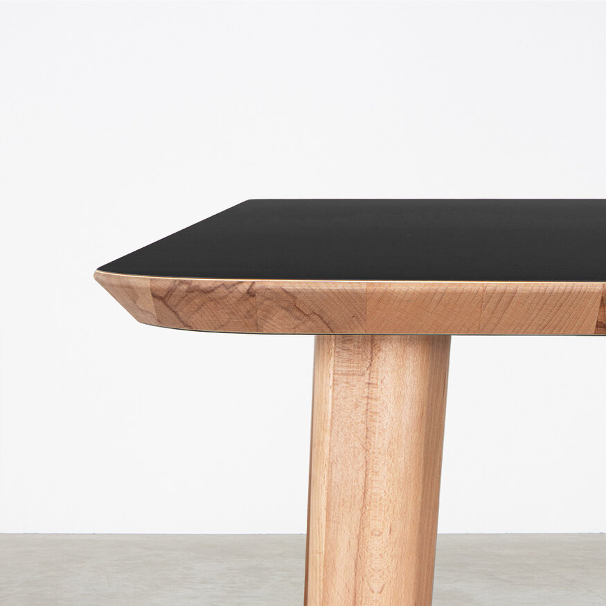 Sav & Økse Tomrer Table