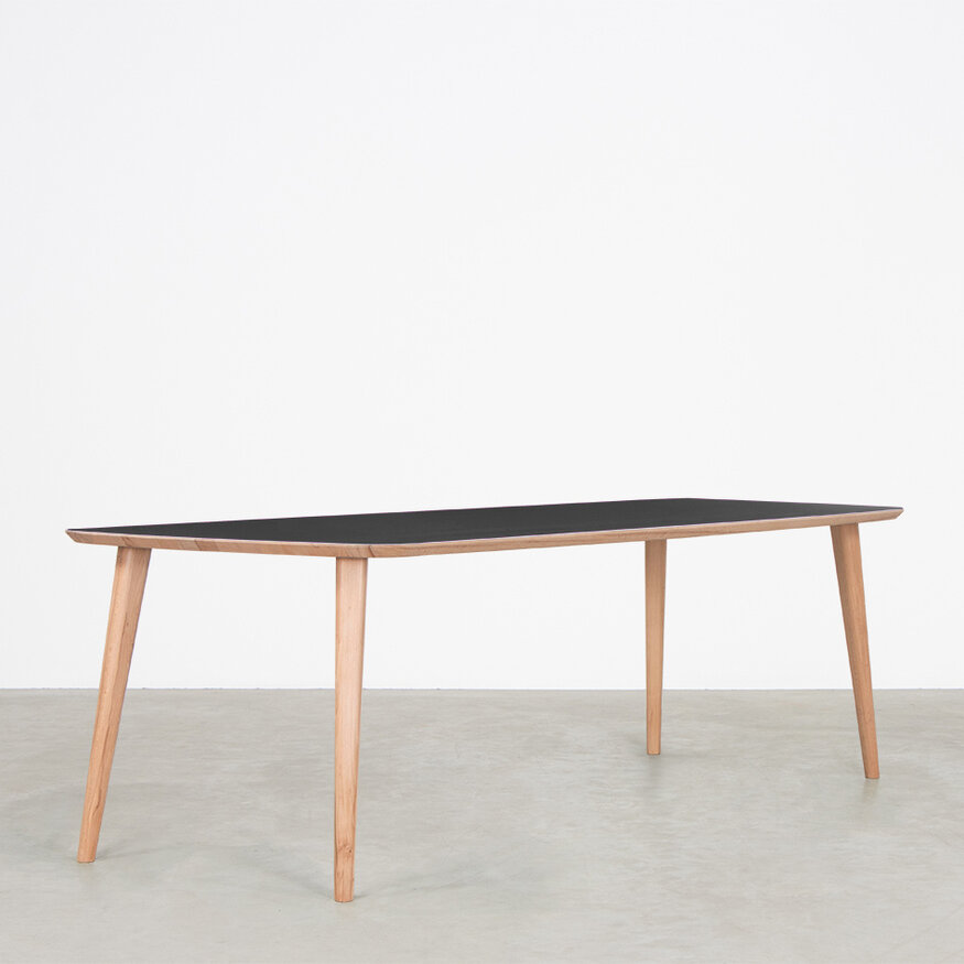 Sav & Økse Tomrer Table