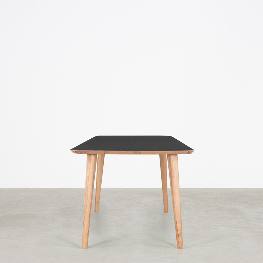 Sav & Økse Tomrer Table