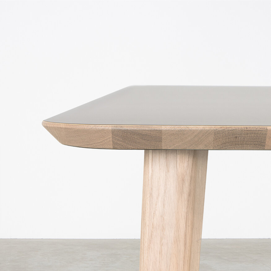 Sav & Økse Tomrer Table