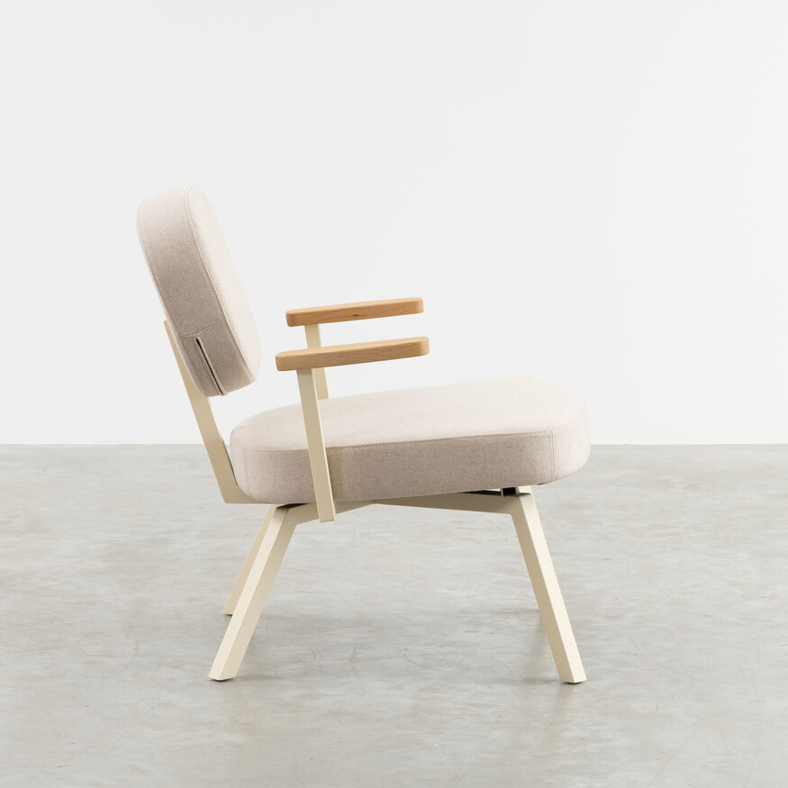 Dykmeyer MK Fauteuil Met Eiken Armleuningen