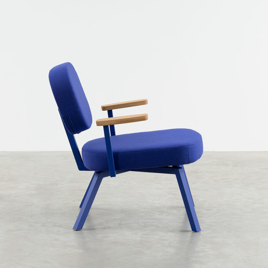Dykmeyer MK Armchair With Walnut Armrests