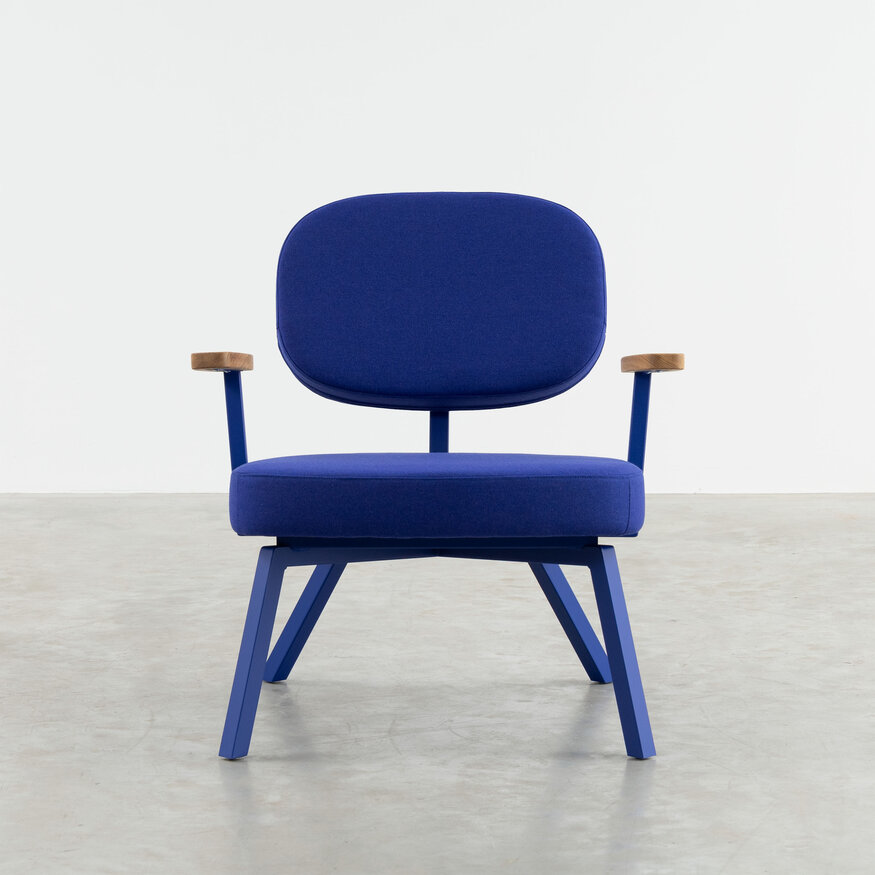 MK design Fauteuil Met Eiken Armleggers Dykmeyer MK design Fauteuil Met Eiken Armleggers