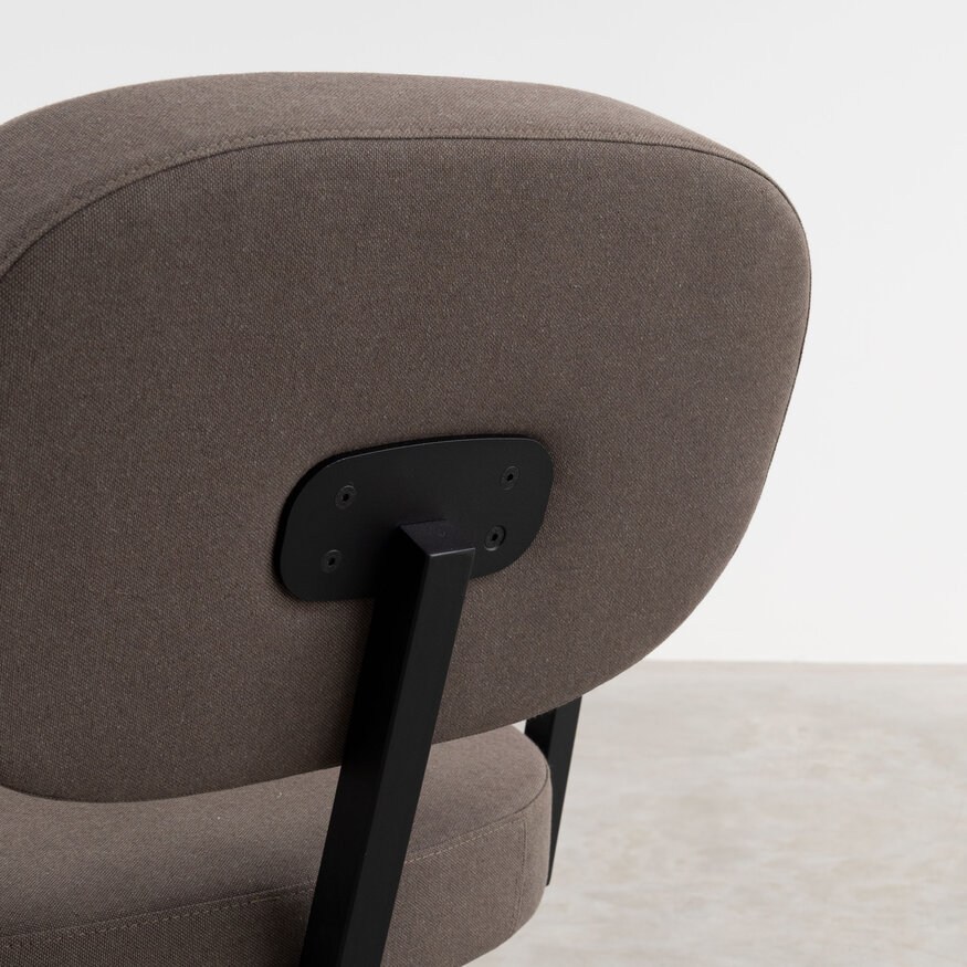 MK Design Fauteuil Met Walnoten Armleggers Dykmeyer MK Design Fauteuil Met Walnoten Armleggers