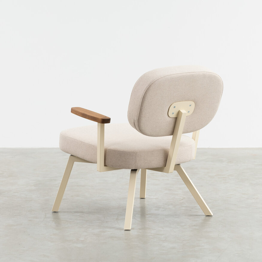 Dykmeyer MK Design Fauteuil Met Walnoot Armleuningen