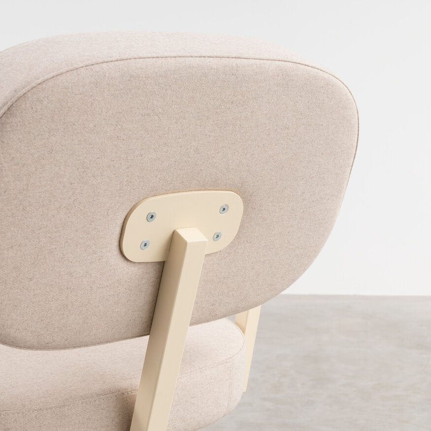 Dykmeyer MK Fauteuil Met Walnoot Armleuningen