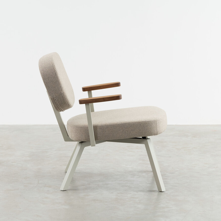 Dykmeyer MK Design Fauteuil Met Walnoot Armleuningen