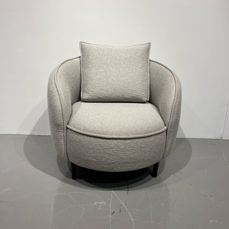 Nomah Armchair / Grove Dove Sav & Økse Nomah Armchair / Grove Dove