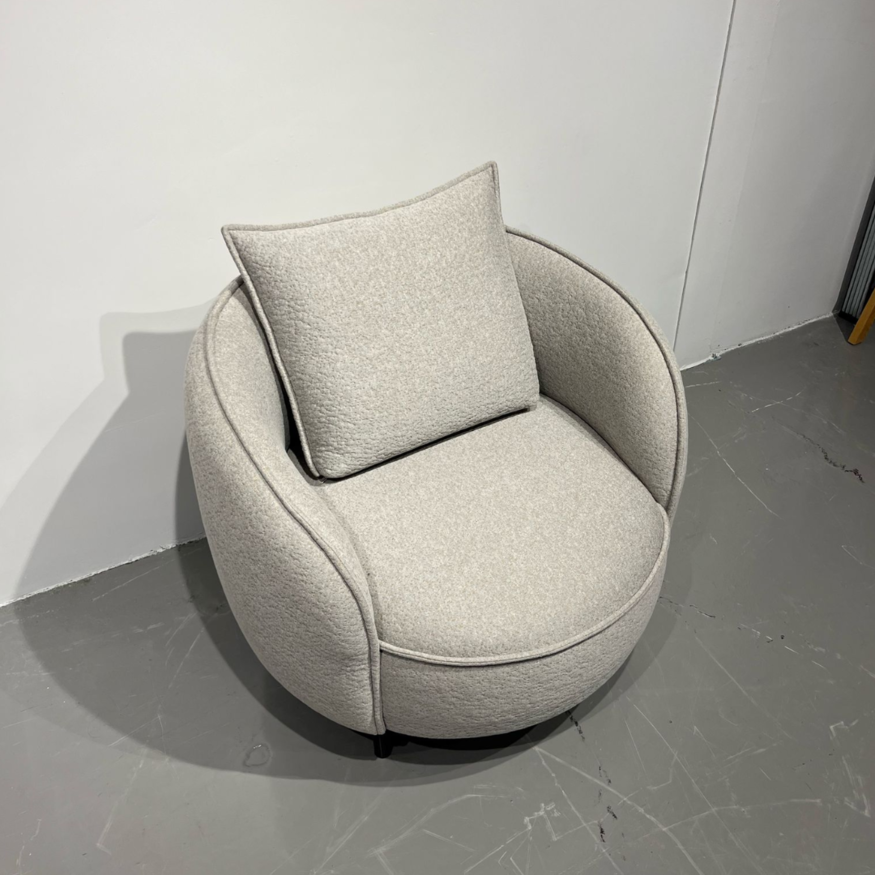 Nomah Armchair / Grove Dove Sav & Økse Nomah Armchair / Grove Dove