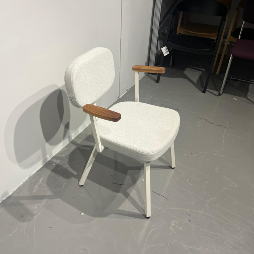 Dykmeyer MK Eetkamerstoel met Arm