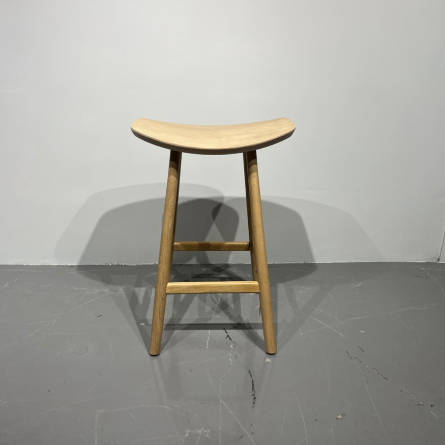 Silja Counter Barkruk Eiken Mat Gelakt (65 cm) Sav & Økse Silja Counter Barkruk Eiken Mat Gelakt (65 cm)