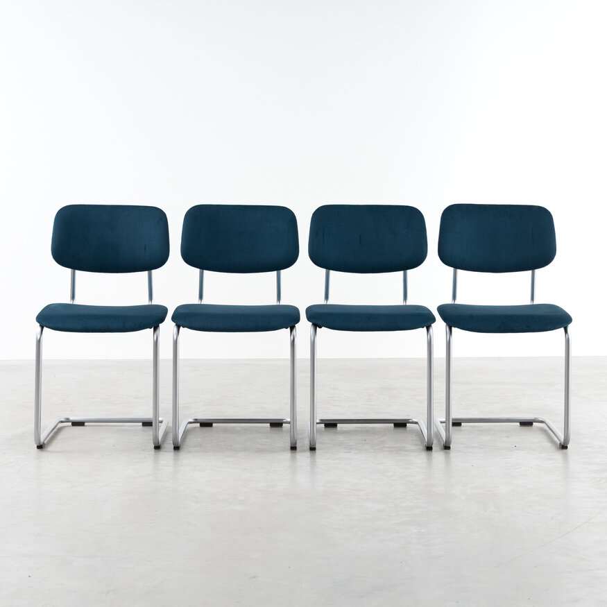 Gispen Set of 4 Gispen chairs model 1121 rib fabric