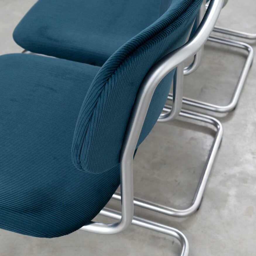 Gispen Set of 4 Gispen chairs model 1121 rib fabric