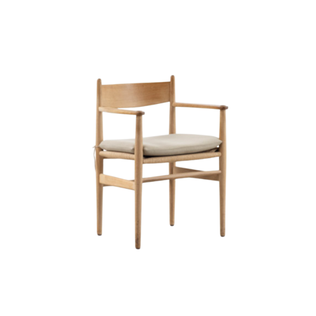 Set van 4 Hans J Wegner stoelen model CH37 eiken Carl Hansen