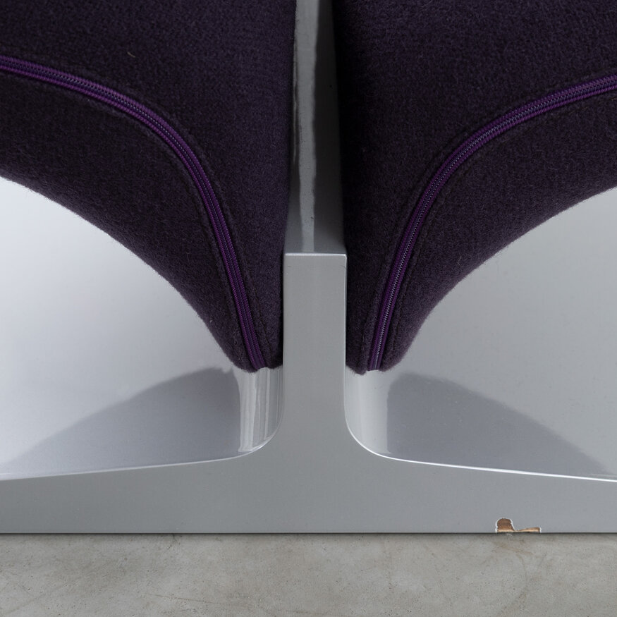 Artifort Pierre Paulin Ribbon lounge chair + ottoman purple Artifort